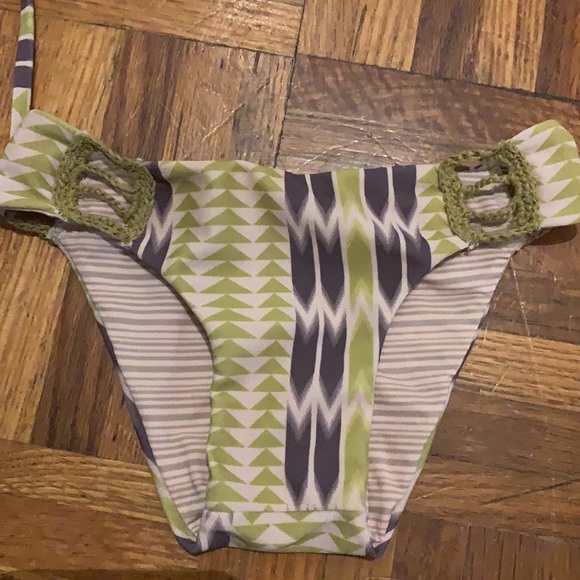 RAREST Acacia honey/child kini. First honey line - Picture 3 of 8